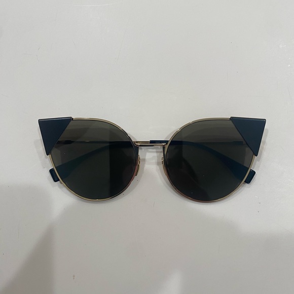 Fendi Cat Eye sunglasses Lei FF 0190/S - Picture 4 of 10